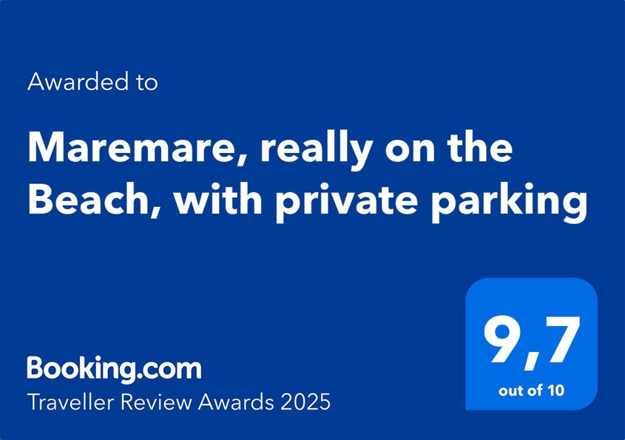 Maremare, Really On The Beach, With Private Parking Савона Екстериор снимка
